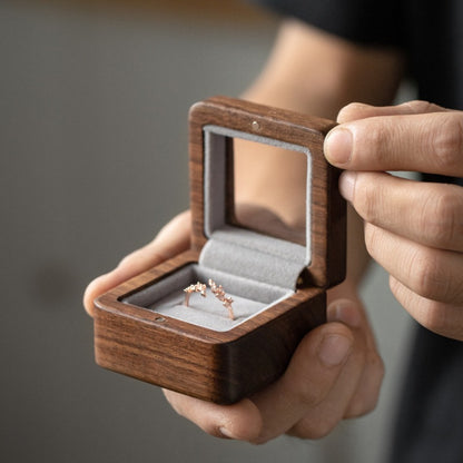 IwaiLoft 指輪ケース リングケース 木製 収納 高級 小さい ミニサイズ おしゃれ 婚約指輪入れ 婚約指輪収納 持ち運び リングボックス 携帯 外出 旅行便利 結婚式 結婚お祝い プレセント