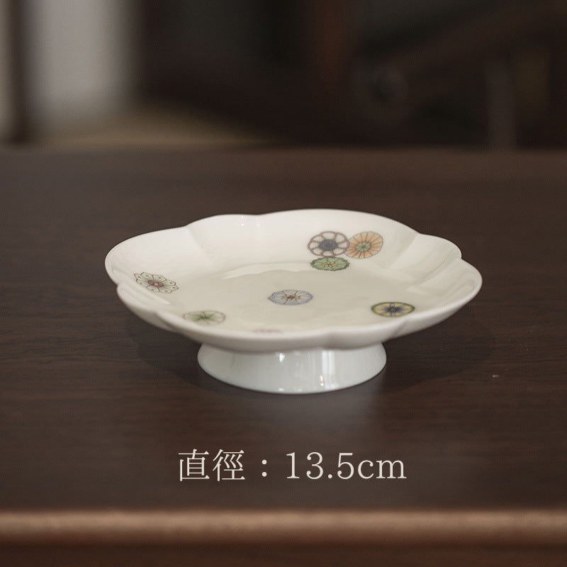 IwaiLoft「春暖花開」美しい手毬  丸 トレー お皿 丸皿 15cm お盆 白 花柄 おしゃれ 海棠 平皿 小皿 取り皿 取皿 菓子皿  ティートレー カフェトレー プレート 豆皿 浅鉢 菓子 副菜 ケーキ 盛器 ワンプレート かわいい 磁器 白い食器 和食器 テーブルウェアファクトリー