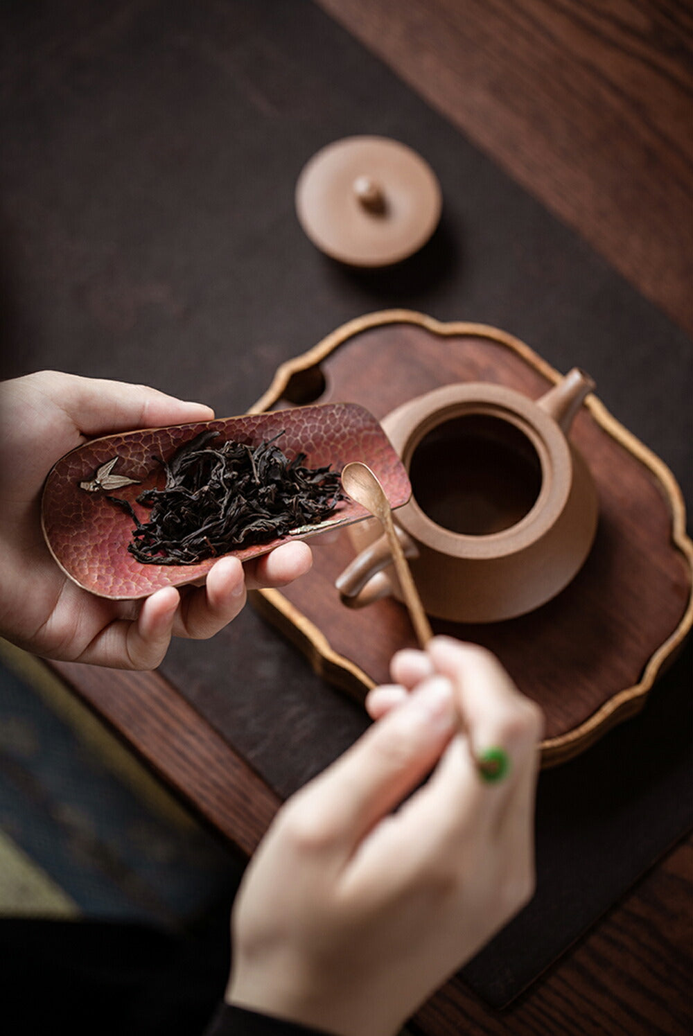 IwaiLoft 煎茶道具 銅製 茶合 茶味 さごう 茶杓 茶量 茶匙 彫刻 お茶 茶葉 茶箕 中国茶 茶道具 茶道 中国茶器 茶則 茶雑貨 銅器  鋳物 工芸品 真鍮 おしゃれ 茶器 手作り ティータイム 茶芸 茶の器 アンティーク 茶の道具 抹茶 お茶席