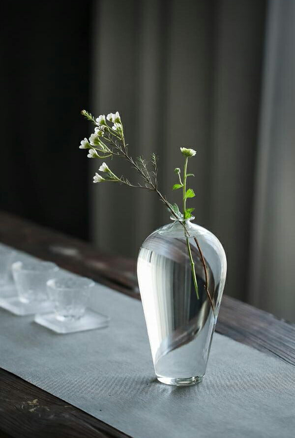 IwaiLoft 部屋に置くだけで周囲が優しい雰囲気に 手作り 花瓶 ガラス ガラス花瓶 花器 一輪挿し フラワーベース ミニ 小 インテリア おしゃれ 水栽培 ボトル 工芸品 Flower 和風 透明