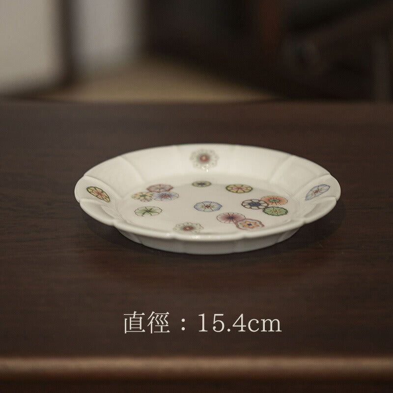 IwaiLoft「春暖花開」美しい手毬  丸 トレー お皿 丸皿 花型 15cm お盆 白 花柄 おしゃれ 海棠 平皿 小皿 取り皿 取皿 菓子皿  ティートレー カフェトレー プレート 豆皿 浅鉢 菓子 副菜 ケーキ 盛器 ワンプレート かわいい 磁器 白い食器 和食器 テーブルウェアファクトリー