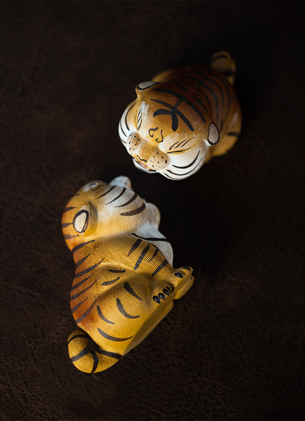 虎のオブジェ　とらの陶器　置物